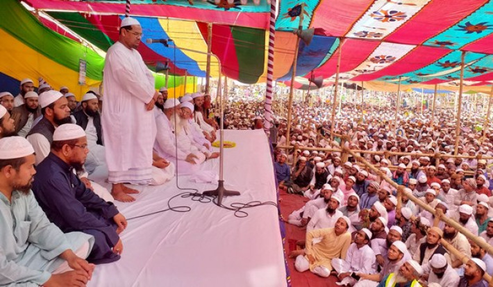 ছাত্র গণজমায়েতে প্রধান অতিথির বক্তব্য রাখেন ইসলামী আন্দোলন বাংলাদেশ‘র আমীর মুফতী সৈয়দ মুহাম্মাদ রেজাউল করীম