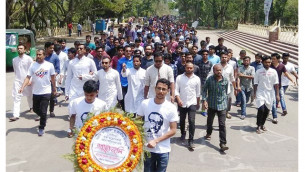 স্বাধীনতা দিবসে শহীদদের স্মরণে চবি ছাত্রলীগের শ্রদ্ধাঞ্জলি