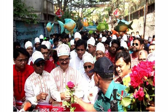 ক‌মছে দা‌রিদ্রসীমা, হ‌া‌রি‌য়ে যা‌চ্ছে মনুষ্যত্ব: জ‌বি উপাচার্য