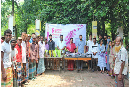 খুবিতে সুবিধাবঞ্চিত মানুষদের মাঝে ঈদ বস্ত্রবিতরণ