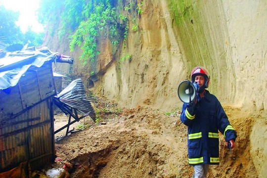 কাপ্তাইয়ে পাহাড় ধস, নিহত ২