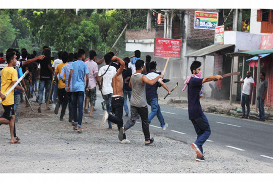 বিদ্রোহীদের ধাওয়ায় ক্যাম্পাস ছাড়ল ইবি ছাত্রলীগ সম্পাদক