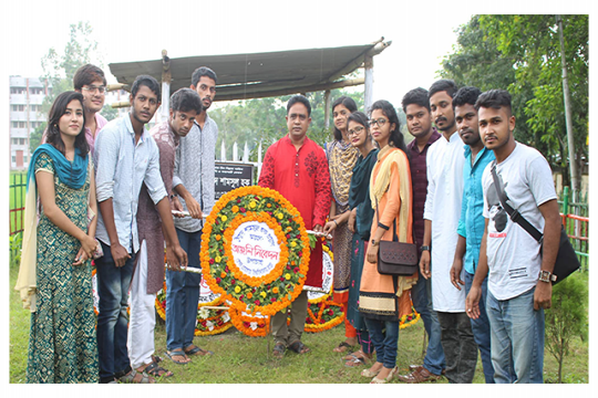 সৈয়দ শামসুল হকের সমাধিতে বেরোবি উপাচার্যের পক্ষে শ্রদ্ধা