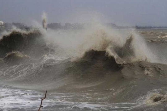 বুলবুলের তাণ্ডবে ঘরচাপায় নিহত এক