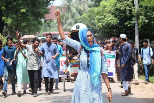 প্রশাসনের ধূর্ততা আর ডাকসুর ব্যর্থতায় সমাধান হয়নি সাত কলেজ সংকট