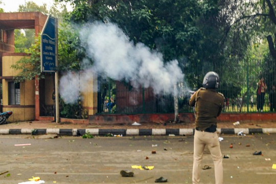 গুলি চালানোর কথা অস্বীকার করল ভারতের স্বরাষ্ট্র মন্ত্রণালয়