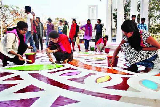 ঢাবিতে অমর একুশে উদযাপনের প্রস্তুতি সম্পন্ন