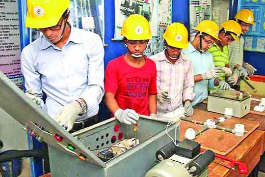 করোনায় প্রণোদনা চান বেসরকারি পলিটেকনিক শিক্ষকরা