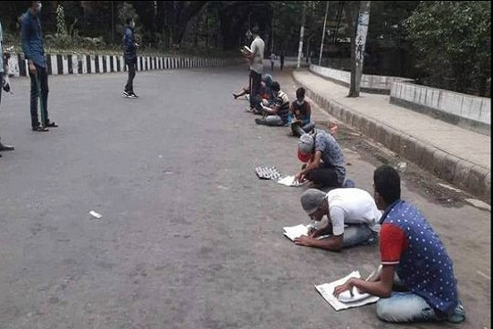 ৫০০ বার লিখতে হলো ‘বাইরে বের হওয়ায় আমরা দুঃখিত’