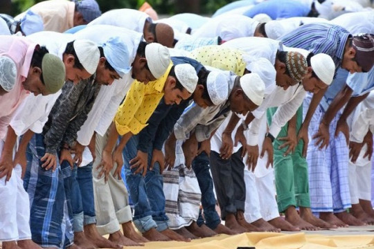 তারাবির নামাজে মুসল্লি উপস্থিতি নিয়ে মাদ্রাসায় হামলা, ভাংচুর