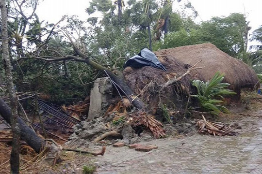 সহজে শক্তি হারাবে না বিধ্বংসী আম্ফান, বৃহস্পতিবার পর্যন্ত চলতে পারে তাণ্ডব