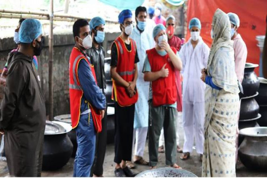 বিদ্যানন্দের ভাঙা কিচেনে ছুটে গেলেন শিক্ষামন্ত্রী, দিলেন অনুদানও