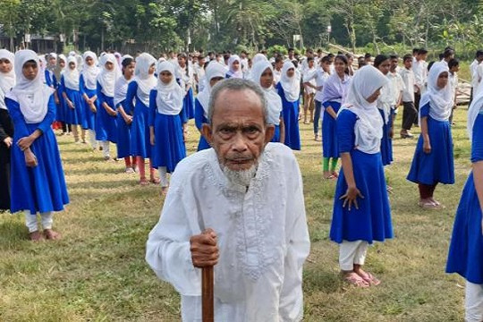 চা বিক্রেতার স্কুলে এবারও শতভাগ পাশ