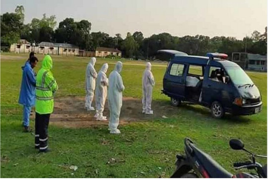 কবরস্থানে লাশ নিতে দেয়নি গ্রামবাসী, নদীর ধারে দাফন স্ত্রী