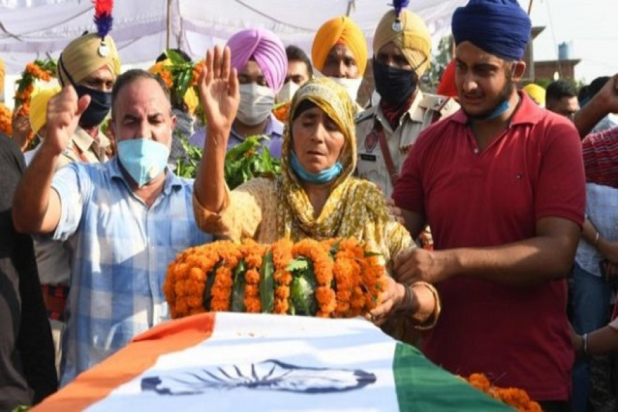 সংঘাতে নিহত হওয়া একজন ভারতীয় সৈন্যের বৃহস্পতিবার শেষকৃত্য অনুষ্ঠিত হয় 