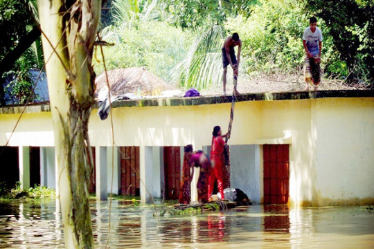 বন্যায় ক্ষতিগ্রস্ত ৬৪৩ স্কুল মেরামতে লাগবে সাত কোটি টাকা