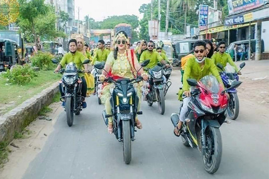 বাইকার ফারহানার শোডাউনের বিচার দাবি