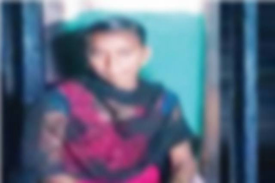 ধর্ষণের পর প্রেমিকাকে স্থানীয় যুবকদের হাতে তুলে দেন প্রেমিক