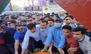 শহীদ নূর হোসেন দিবসে ঢাবি ছাত্রদলের শ্রদ্ধা নিবেদন