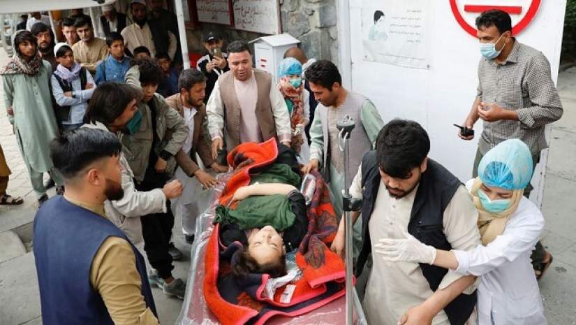 আফগানিস্তানের একটি স্কুলের পাশে ভয়াবহ বিস্ফোরণের ঘটনা ঘটেছে
