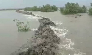 দুপুরে আঘাত হানবে অতি প্রবল ঘূর্ণিঝড় ‘ইয়াস’