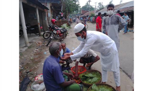 জয়পুরহাটে আদিবাসীদের মাঝে বন্ধু সমাজ সংঘের মাস্ক বিতরণ