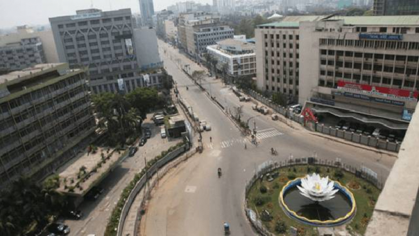 গতবছরের লকডাউনে রাজধানীর সড়কের চিত্র।