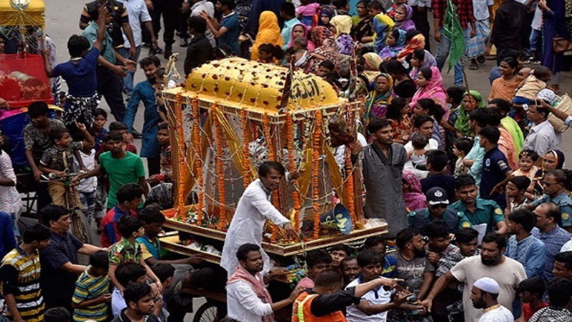 পবিত্র আশুরা উপলক্ষে তাজিয়া মিছিলে অংশ নেন শিয়া মতাবলম্বীরা