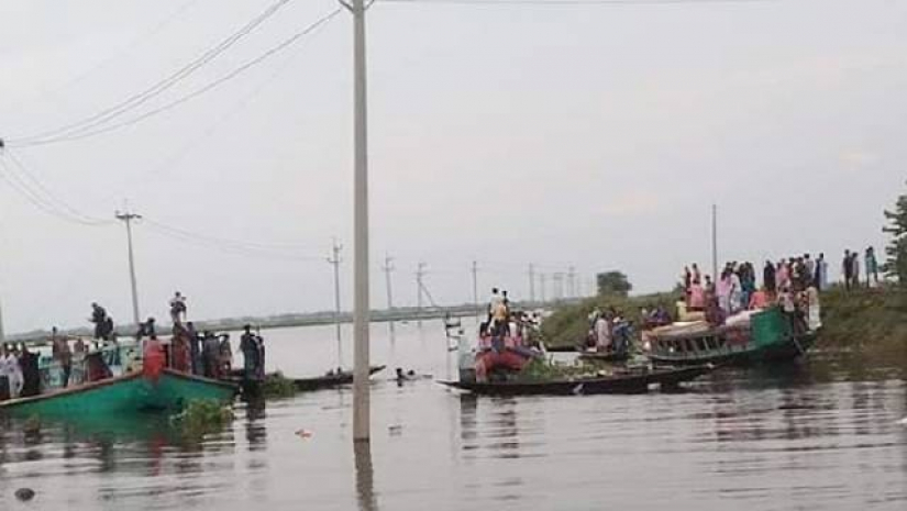 ব্রাহ্মণবাড়িয়ায় নৌকা-ট্রলার সংঘর্ষের ঘটনায় ১০ মরদেহ উদ্ধার