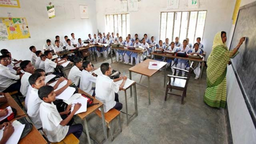 করোনাভাইরাসের (কোভিড ১৯) সংক্রমণ ১০ শতাংশের নিচে নামলে শিক্ষাপ্রতিষ্ঠান খুলে দেওয়া হবে