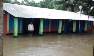 খুলছে না বন্যাকবলিত এলাকার শিক্ষাপ্রতিষ্ঠান