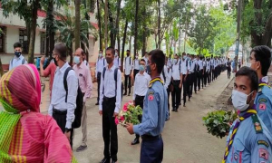 স্বাস্থ্যবিধি মেনে ক্লাসে ফিরলো ঢাকা কলেজ শিক্ষার্থীরা