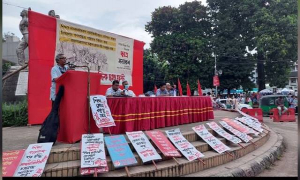 বিশ্ববিদ্যালয় খুললে সরকার অস্থিরতার আশঙ্কা করছে: আনু মুহাম্মদ