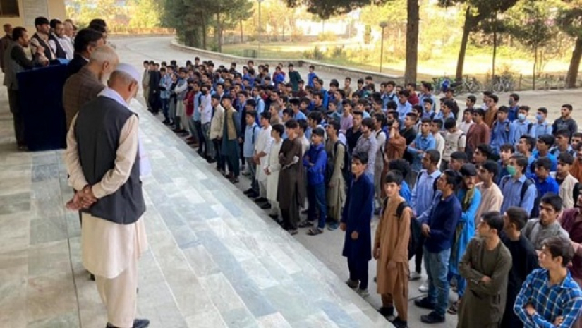 আফগানিস্তানে শুধু ছেলেদের জন্য খুলল স্কুল