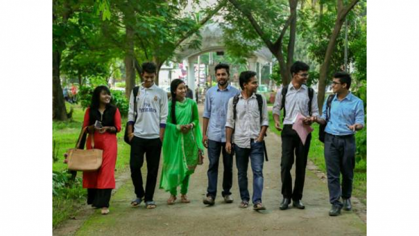 শিক্ষার্থীদের করোনার টিকার অন্তত এক ডোজ দেওয়ার পর খুলবে বিশ্ববিদ্যালয়