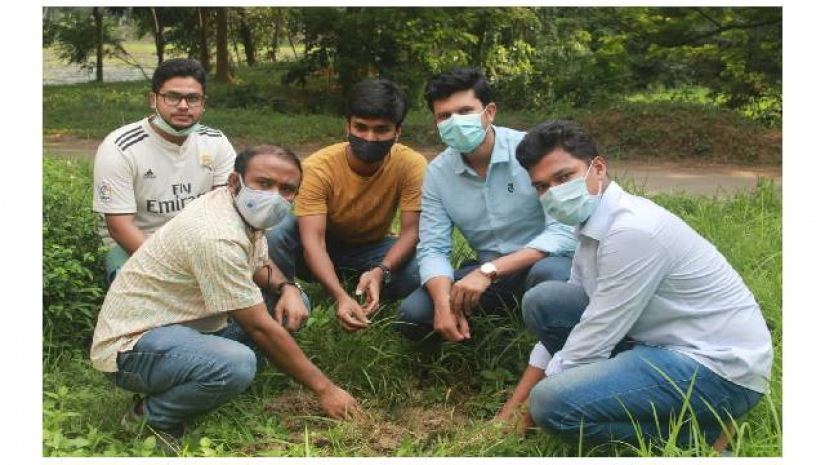 বিএনসিসি জাবি প্লাটুনের উদ্যোগে ক্যাম্পাসে শতাধিক তালগাছের চারা রোপণ