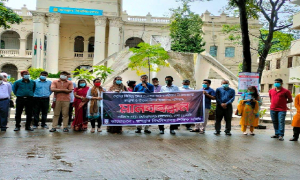 মন্দিরে হামলা-ভাংচুরের প্রতিবাদে জবি শিক্ষক সমিতির মানববন্ধন