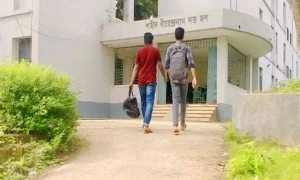 ৫৭০ দিন পর হলে ফিরেছে কুবির শিক্ষার্থীরা