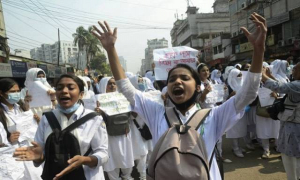 শিক্ষার্থীদের ভাড়া কমাবে বিআরটিসি, ঘোষণা কাল