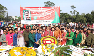 ‘শেখ হাসিনার নেতৃত্বে বাঙালি মাথা উঁচু করে বাঁচতে শিখেছে’