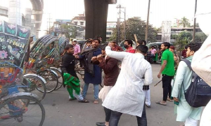 নুরের দলের কর্মসূচিতে ছাত্রলীগের হামলার অভিযোগ