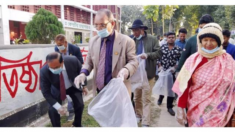 রাবি শিক্ষক সমিতির উদ্যোগে এই কর্মসূচি আয়োজন করা হয়