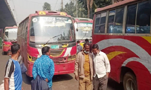 ঘড়ি-মানিব্যাগ রেখে তিতুমীর কলেজের দুই শিক্ষার্থীকে মারধর