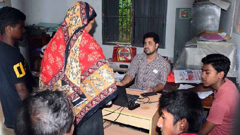 জন্ম নিবন্ধন সংশোধন করার বিনিময়ে শিক্ষার্থীর কাছ থেকে টাকা আদায় 