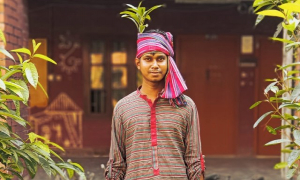 খোলা আকাশের নিচে রাত কাটানো সেই লাপোল আজ জাবির শিক্ষার্থী 