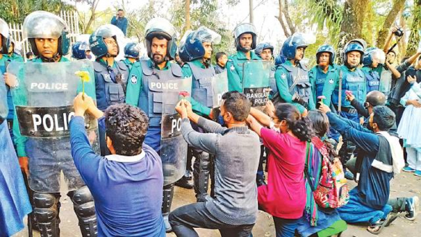 শাবিপ্রবিতে উপাচার্যের পদত্যাগ দাবিতে ব্যাপক আন্দোলন হয়েছে