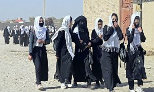 আফগানিস্তানে মেয়েদের জন্য স্কুল খুলে দেয়ার ঘোষণা