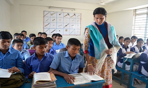 ‘আমি এমন শিক্ষক, ঈদে বাড়ি ফিরতে গাড়ি ভাড়াও বাবার কাছে চাইতে হবে’