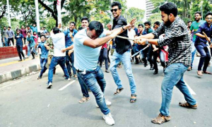 ছাত্রদলের ওপর হামলা, সংবাদে নাম না আসায় ছাত্রলীগ নেতার ক্ষোভ