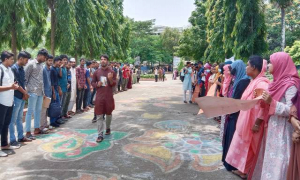 ৭১ টিভির গাড়ি ভাঙচুর করা ছাত্রলীগ নেতার বহিষ্কারাদেশ প্রত্যাহার দাবি